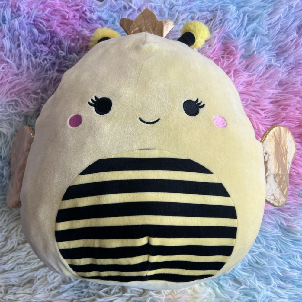 SQUISHMALLOWS Queen Bumble Bee Super Soft Plush
